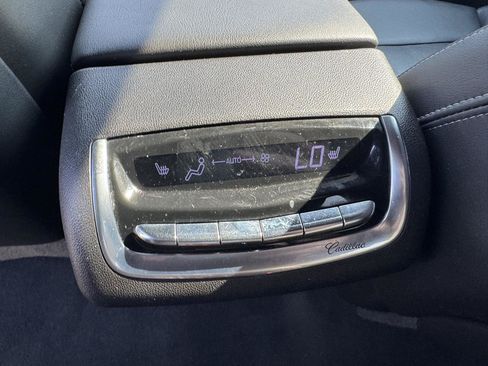 Used 2020 Cadillac XT6 Premium Luxury AWD/4WD image 21