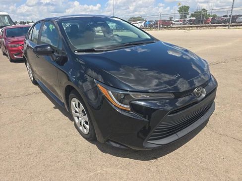 Used 2024 Toyota Corolla LE FWD image 3