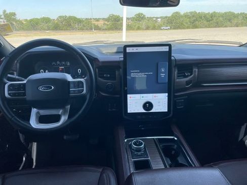 Used 2023 Ford Expedition Limited RWD image 19