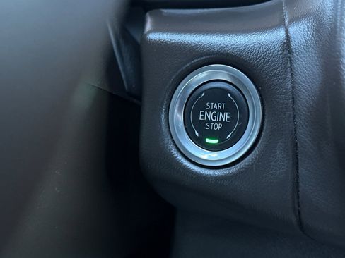 Used 2024 Chevrolet Suburban LT image 32