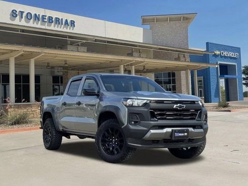 Used 2024 Chevrolet Colorado Trail Boss w/ Technology Package AWD/4WD image 2