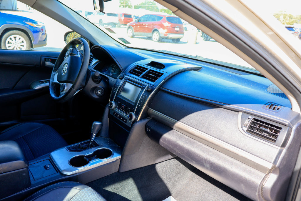 Used 2013 Toyota Camry SE FWD image 8