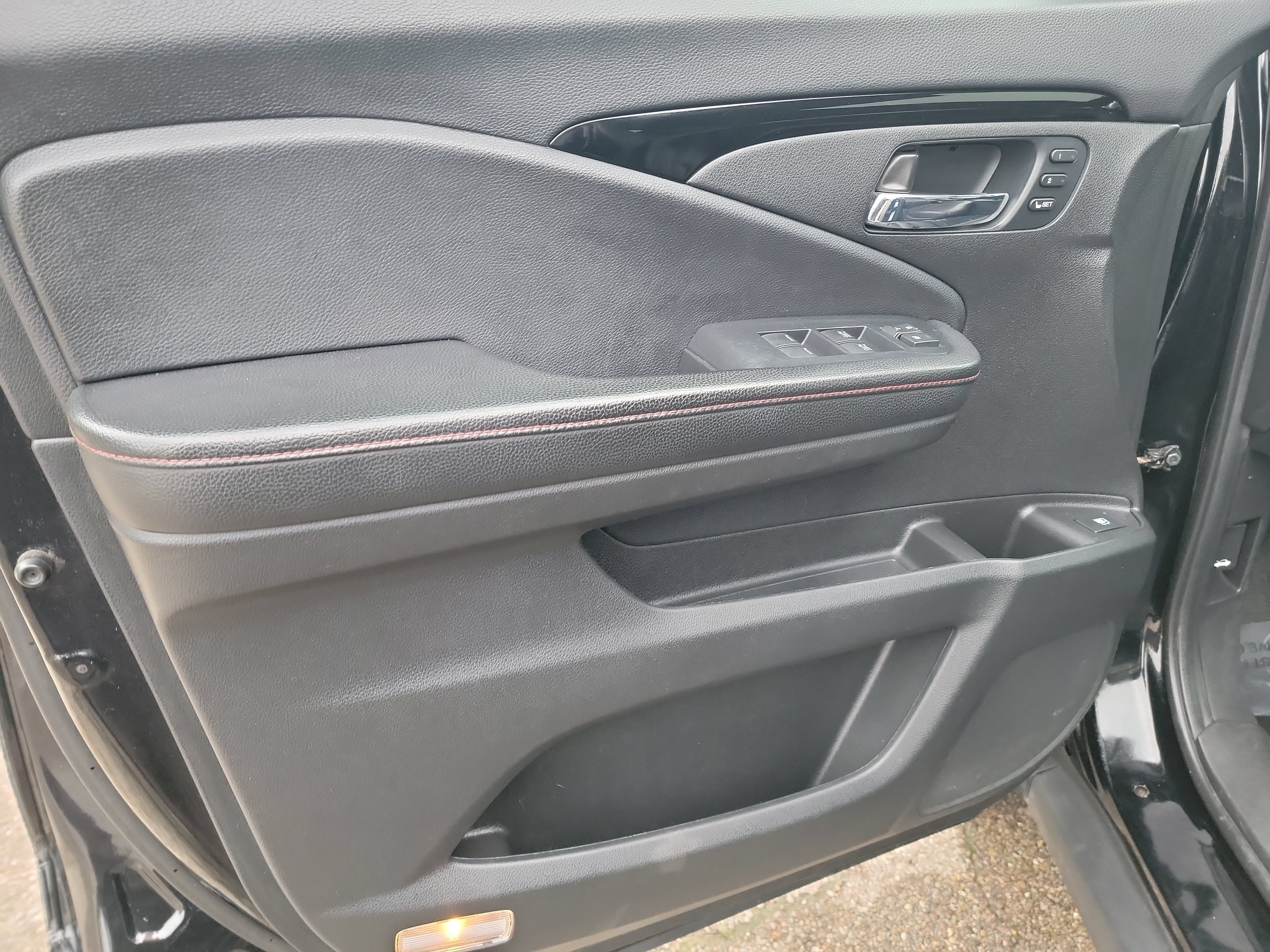 Used 2020 Honda Ridgeline Black Edition image 13