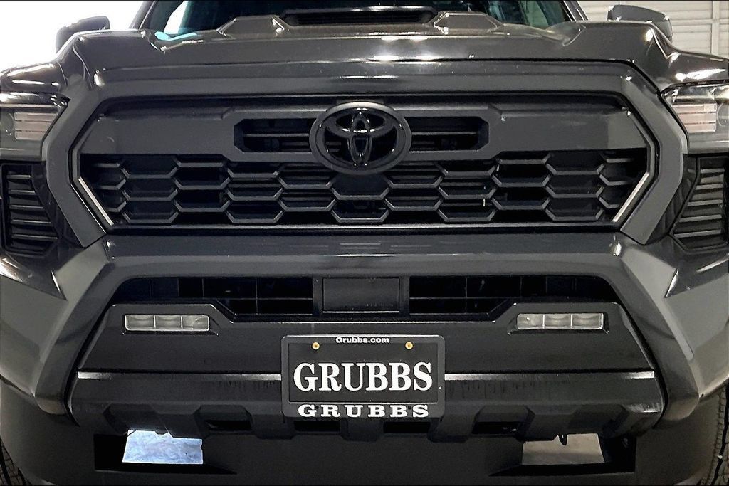 Used 2025 Toyota Tacoma TRD Sport RWD image 34