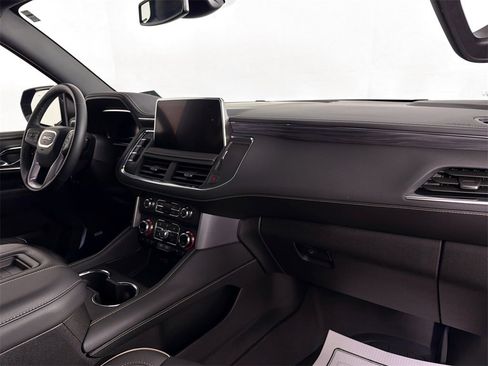 Used 2024 GMC Yukon SLT image 29