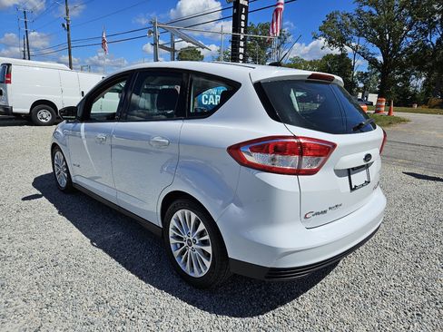 Used 2017 Ford C-MAX SE image 3
