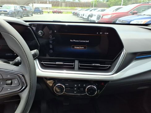 Used 2024 Chevrolet Trax LT FWD image 10