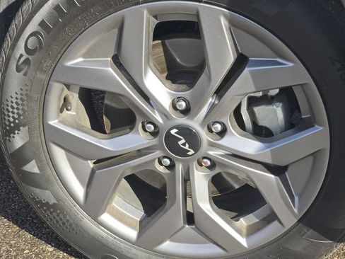 Used 2024 Kia Seltos S image 10