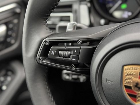 New 2026 Porsche Macan S image 22