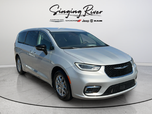 Used 2024 Chrysler Pacifica Touring-L FWD image 1