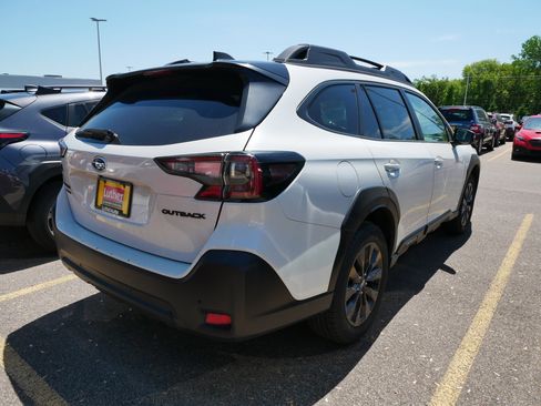 Used 2025 Subaru Outback Onyx Edition AWD/4WD image 5