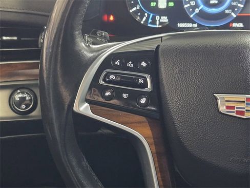 Used 2017 Cadillac Escalade Luxury image 29