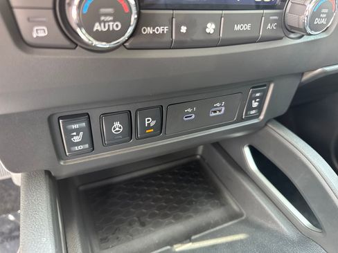 Certified 2025 Nissan Frontier SV w/ SV Convenience Package RWD image 21
