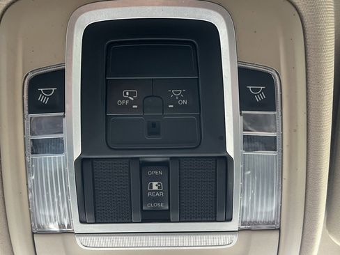 Used 2020 RAM 2500 Laramie image 21