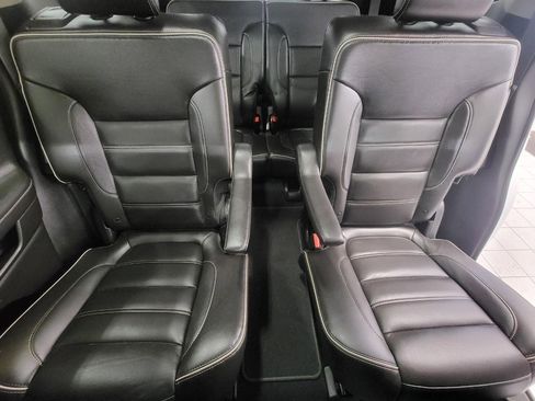 Used 2019 GMC Acadia Denali image 23