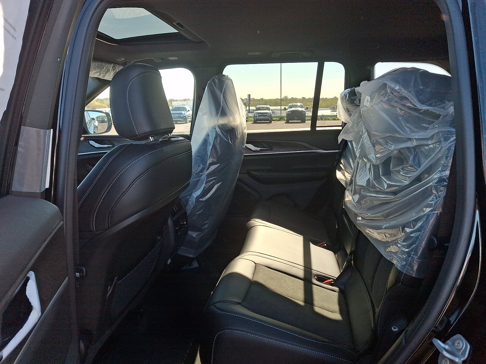New 2026 Jeep Grand Cherokee Altitude AWD/4WD image 5