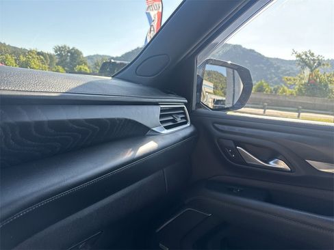 Used 2022 GMC Yukon XL Denali w/ Denali Ultimate Package image 25