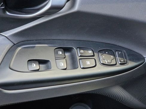 Used 2021 Hyundai Veloster N image 9