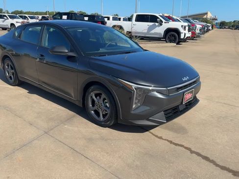 Used 2025 Kia K4 FWD image 3