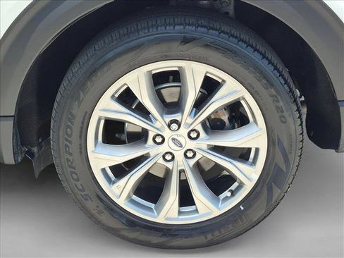 Used 2023 Ford Explorer XLT w/ Equipment Group 202A RWD image 23