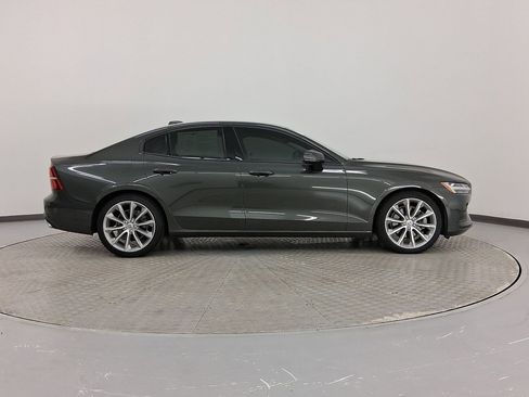 Used 2020 Volvo S60 T5 Momentum w/ Premium Package image 8