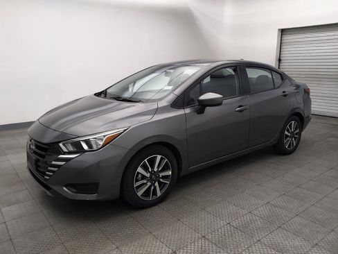 Used 2024 Nissan Versa SV FWD image 2