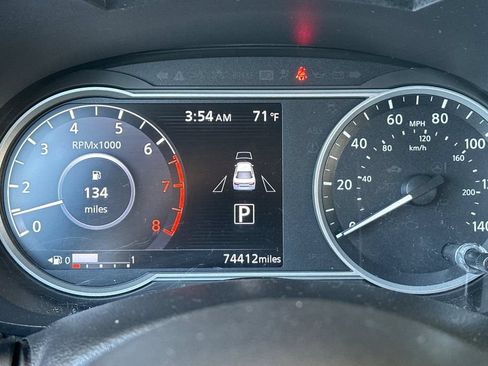 Used 2021 Nissan Versa SV FWD image 26
