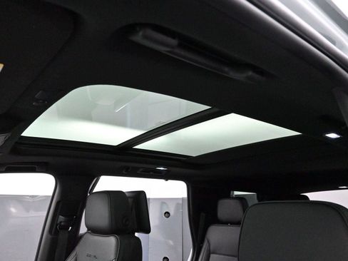 Used 2024 GMC Yukon Denali w/ Denali Reserve Package image 32