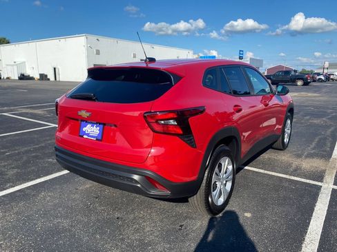 New 2026 Chevrolet Trax LS FWD image 7