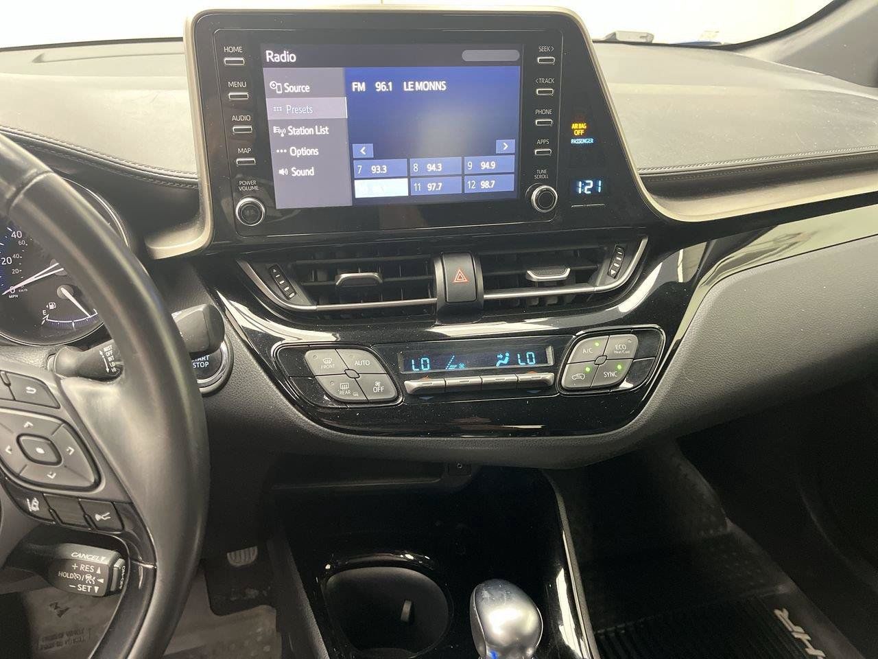 Used 2019 Toyota C-HR XLE FWD image 13