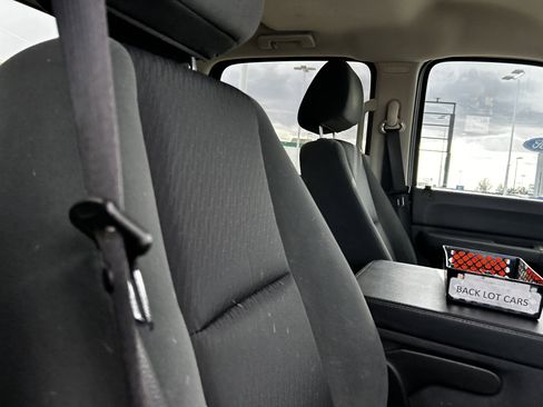 Used 2009 Chevrolet Silverado 2500 LT w/ Exterior Plus Package image 13