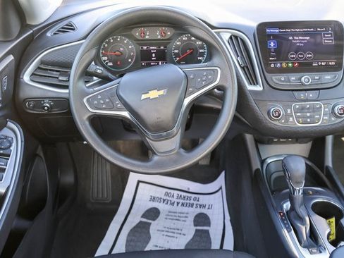 Used 2025 Chevrolet Malibu LT image 18