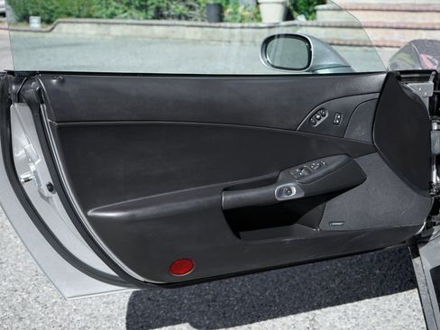 Used 2006 Chevrolet Corvette Coupe w/ Preferred Equipment Group image 17