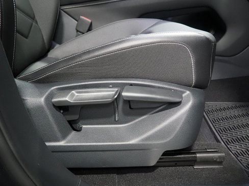 Used 2025 Volkswagen Atlas SE w/ Panoramic Sunroof Package FWD image 59