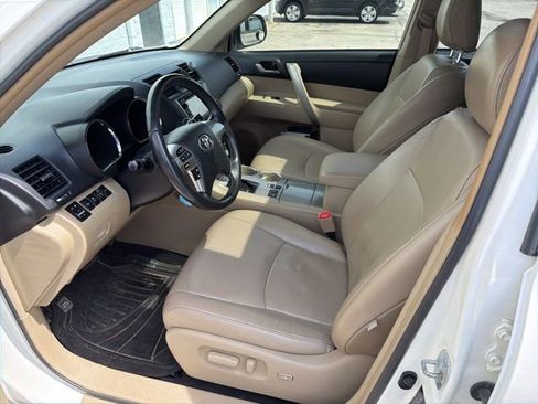 Used 2013 Toyota Highlander SE image 11