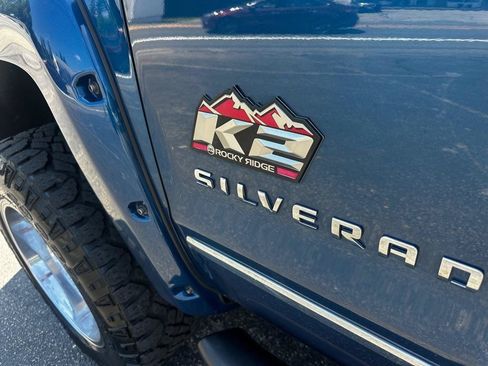 Used 2018 Chevrolet Silverado 1500 LTZ Z71 w/ LTZ Plus Package AWD/4WD image 9