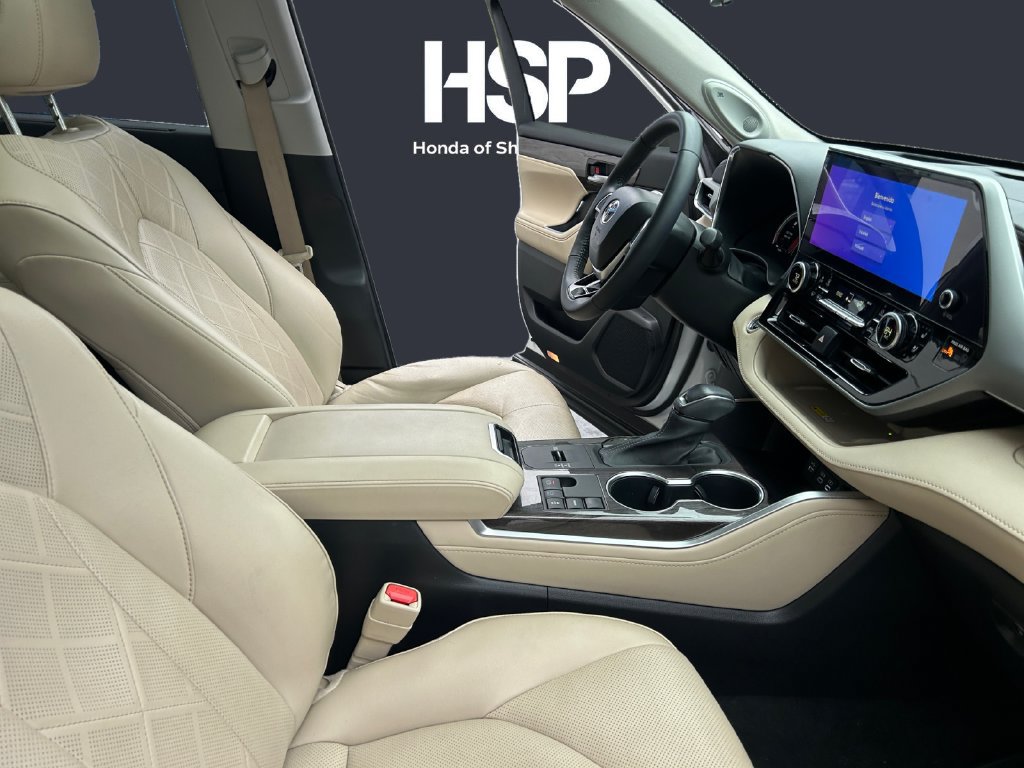 Used 2023 Toyota Highlander Platinum FWD image 15