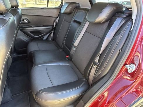 Used 2021 Chevrolet Trax LT w/ Sport Edition image 24