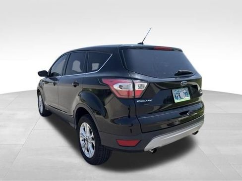 Used 2017 Ford Escape SE w/ SE Cold Weather Package FWD image 5