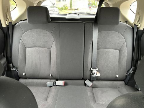 Used 2011 Nissan Rogue S FWD image 12