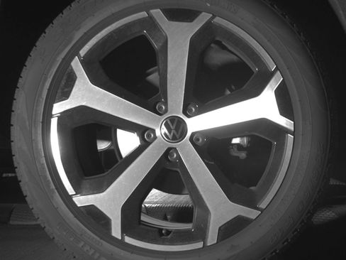 Used 2026 Volkswagen Tiguan SE AWD/4WD image 15