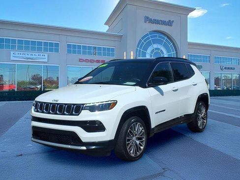 Certified 2023 Jeep Compass Limited w/ Elite Group AWD/4WD image 1
