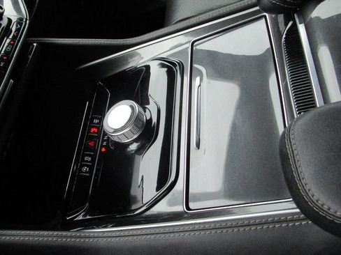 Used 2024 Jeep Wagoneer 2WD image 43