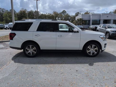 Used 2024 Ford Expedition Limited image 4