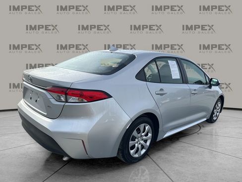 Used 2025 Toyota Corolla LE image 5