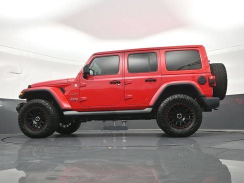 Used 2018 Jeep Wrangler Unlimited Sahara w/ LED Lighting Group AWD/4WD image 24