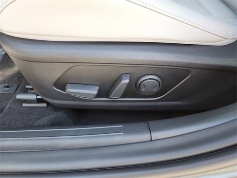 New 2025 Hyundai Elantra Limited image 15