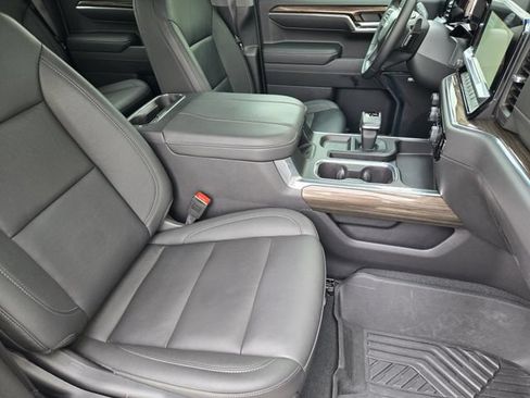 Used 2024 Chevrolet Silverado 1500 LT Trail Boss w/ Convenience Package II AWD/4WD image 17