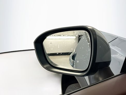 Used 2023 Nissan Rogue SL image 16