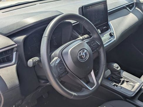 Used 2026 Toyota Corolla Cross LE FWD image 9